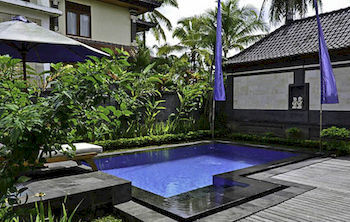 Agung Khalia